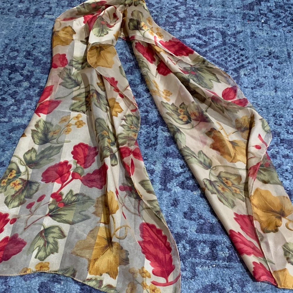Macy’s semi sheer striped golden holiday or fall theme 13.5” by 64”